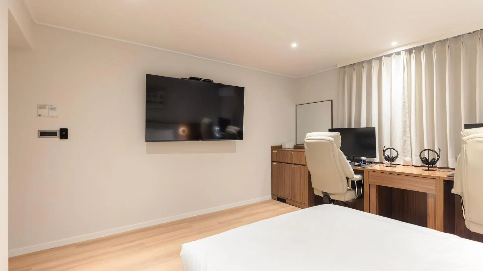 Aank Hotel Yeongdeungpo ソウル特別市 0*,